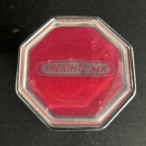 BOUTON OCTOGONE FREIGHTLINER ROUGE