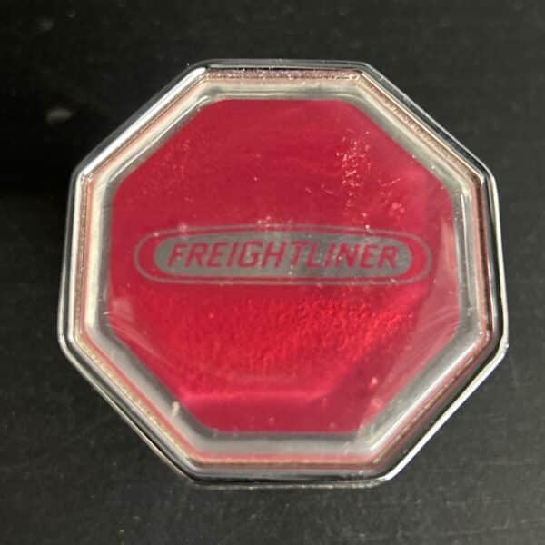 BOUTON OCTOGONE FREIGHTLINER ROUGE