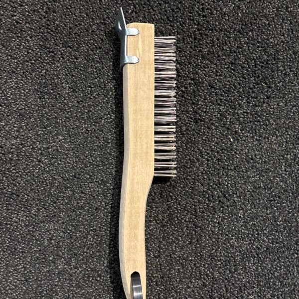 BROSSE A GRATTER METALLIQUE AVEC SCRAPPEUX