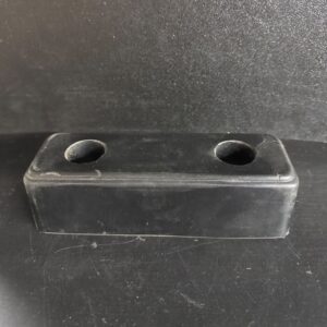 BUTOIR DE CAOUTCHOUC 8PO X 2 5/8 X 2 1/4 POUCES