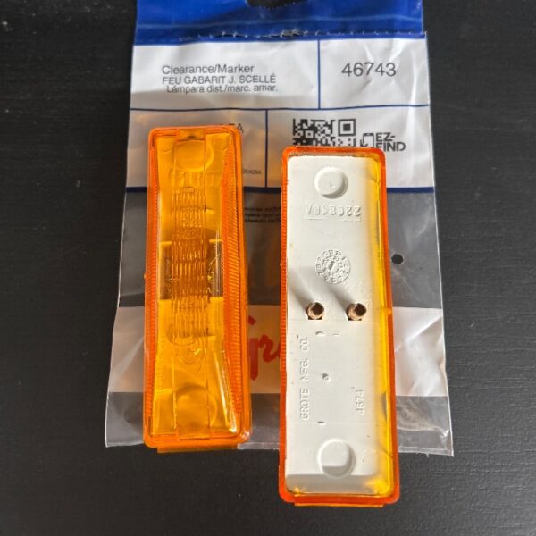 FEU RECTANGULAIRE AMBRE (DOUBLE) GROTE