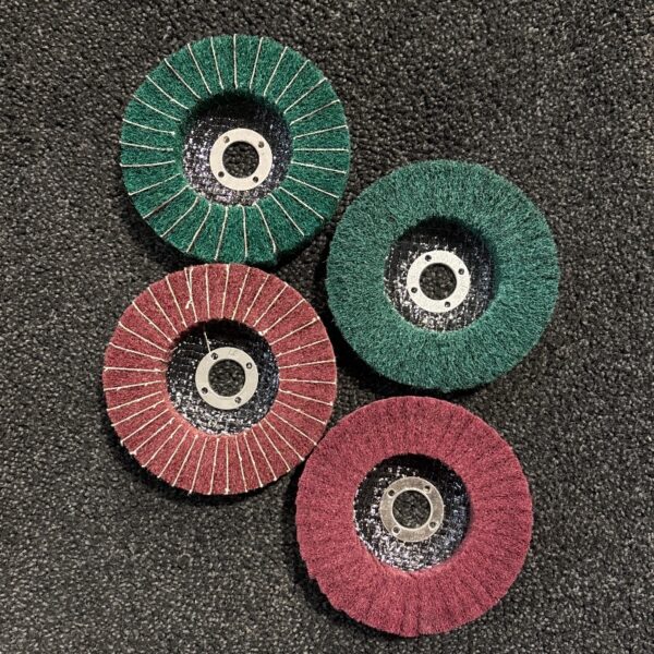 ENSEMBLE  ROULETTES POLISSAGE VERT/ROUGE 4 POUCES