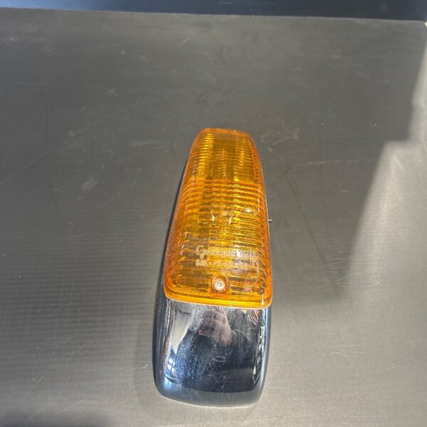 LUMIERE DE TOIT AMBRE AVEC HOUSING CHROME