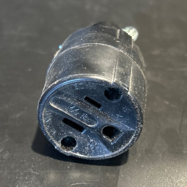 PLUG CONNECTEUR