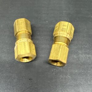 RACCORD 3/8 TUBE X 1/8 FPT