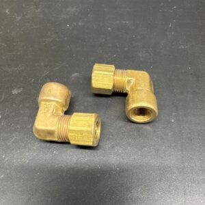 RACCORD 90 COUDE 5/16 T X 1/8 FPT