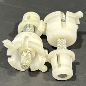 SCREW / VIS D'AJUSTEMENT / PIVOT ASS HEADLAMP