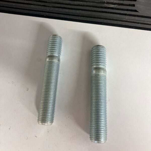 STUD DE ROUE / BOULON DE ROUE