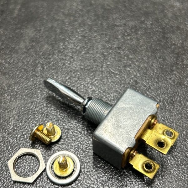 COMMUTATEUR/TOGGLE SWITCH 3 VIS 50A ON/OFF/ON