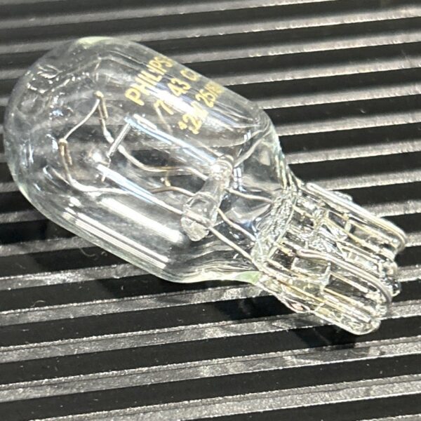 AMPOULE / BULB 7443 (VENDU/UNITE)