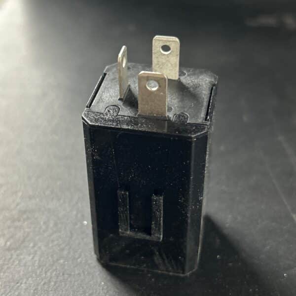 RELAY/BOCAUX FLASHER 12V 3 PATTES ELECTRONIQUE