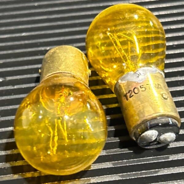 AMPOULE / BULB 2057 AMBRE 2 CONTACTS