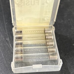 FUSE (VENDU UNITE ) 4 AMPERES EN VERRE