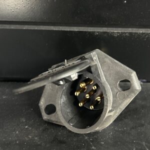 PRISE ELECTRIQUE FEMELLE REMORQUE PIN ARRIERE