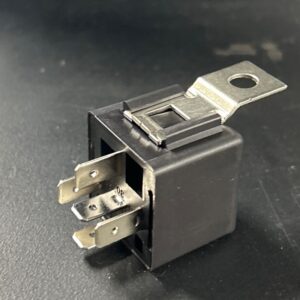 RELAY 24 VOLTS 20 AMPERES 5 TERMINAUX