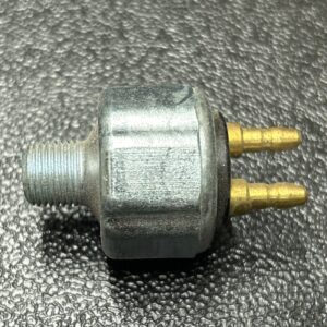 SWITCH LUMIERE DE FREINS HYDRAULIQUE
