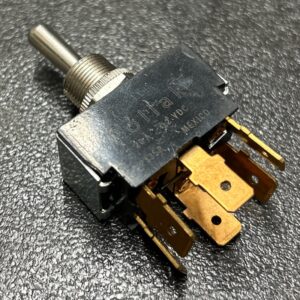 COMMUTATEUR/SWITCH 6 LAMES 20A MOM ON/OFF/MOM ON