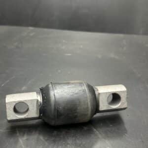 TORQUE ROD BUSHING / COUSSINET BRAS DE SUSPENSION