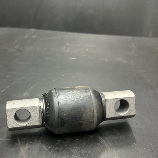 TORQUE ROD BUSHING / COUSSINET BRAS DE SUSPENSION