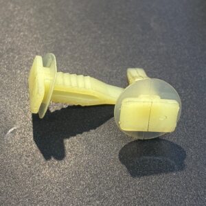 ATTACHE FINITION SAPIN GM TRIM