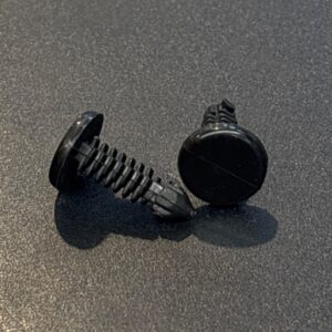 ATTACHE FINITION SAPIN PANNEAU PORTE GM