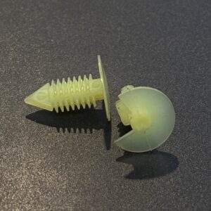 ATTACHE FINITION SAPIN TRIM CHRYSLER