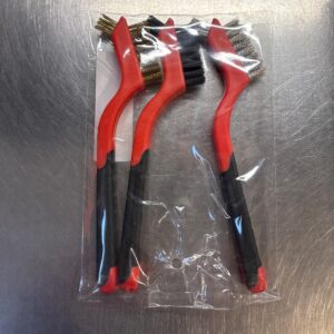 ENSEMBLE DE 3 PETITES BROSSES DE METAL