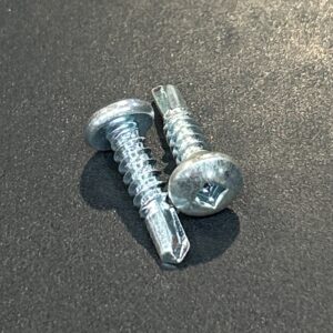 VIS AUTO-PERCANT 10 X 3/4