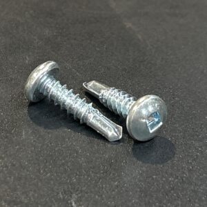 VIS AUTO-PERCANT 8 X 3/4